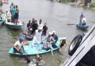 كارثة في مصر.. 15 فتاة يلقين حتفهن جراء غرق ميكروباص في نهر النيل -فيديو