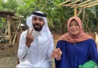 بالفيديو: أول ظهور لـ الشاب السعودي رياض والخالة ميري بعد أن زفها إلى عريسها في إندونيسيا
