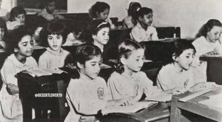 شاهد صورة قديمة لطالبات مدرسة الحنان بجدة تثير التفاعل.. والكشف عن تاريخ التقاطها
