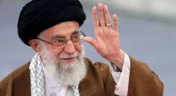 المرشد الإيراني يؤكد استمرار شؤون الدولة بعد حادث تحطم طائرة الرئيس رئيسي