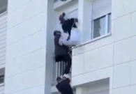 فيديو: شاب يقنص طائر على مخفر شرطة النويعمة بـ وادي الدواسر